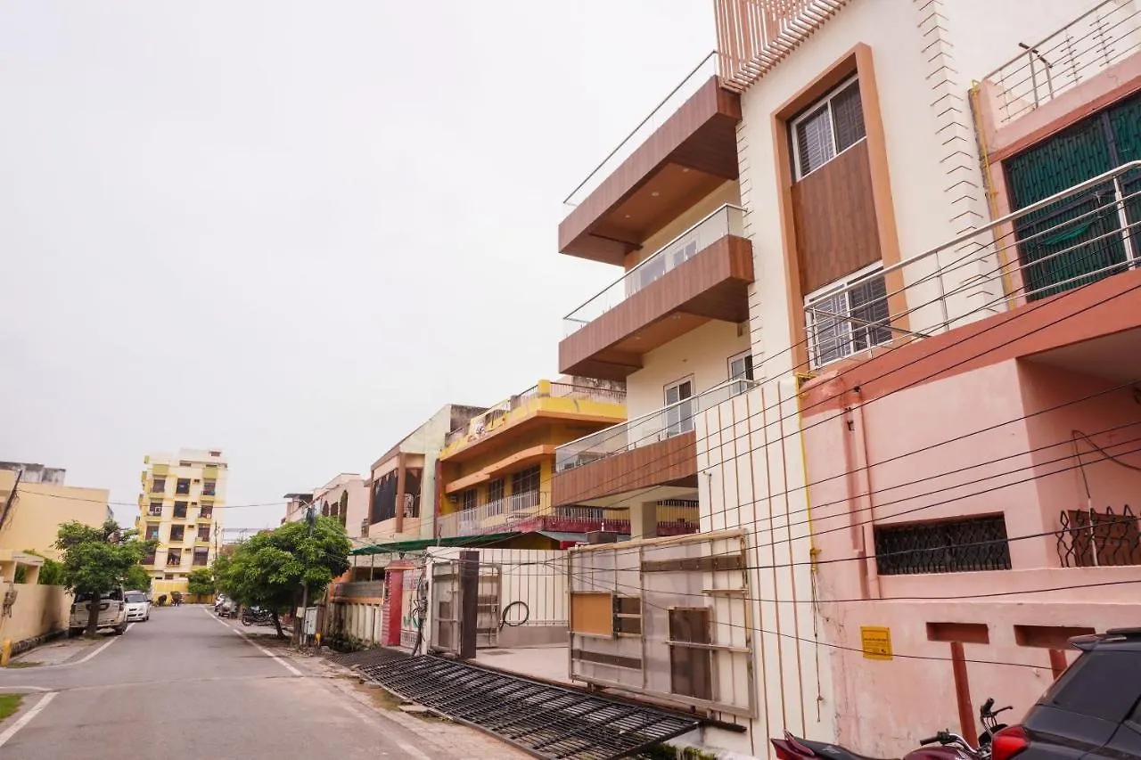 Hotel Stay Inn Kailasha - Lift,Parking,Kitchen And All Modern Facilities Varanasi